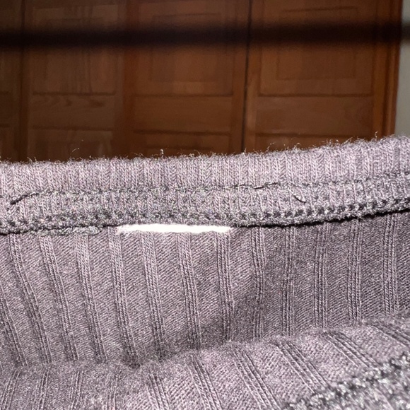 H&M - Black, Ribbed, Off The Shoulder, Long Sleeve Crop Top - Size XS - Picture 4 of 6